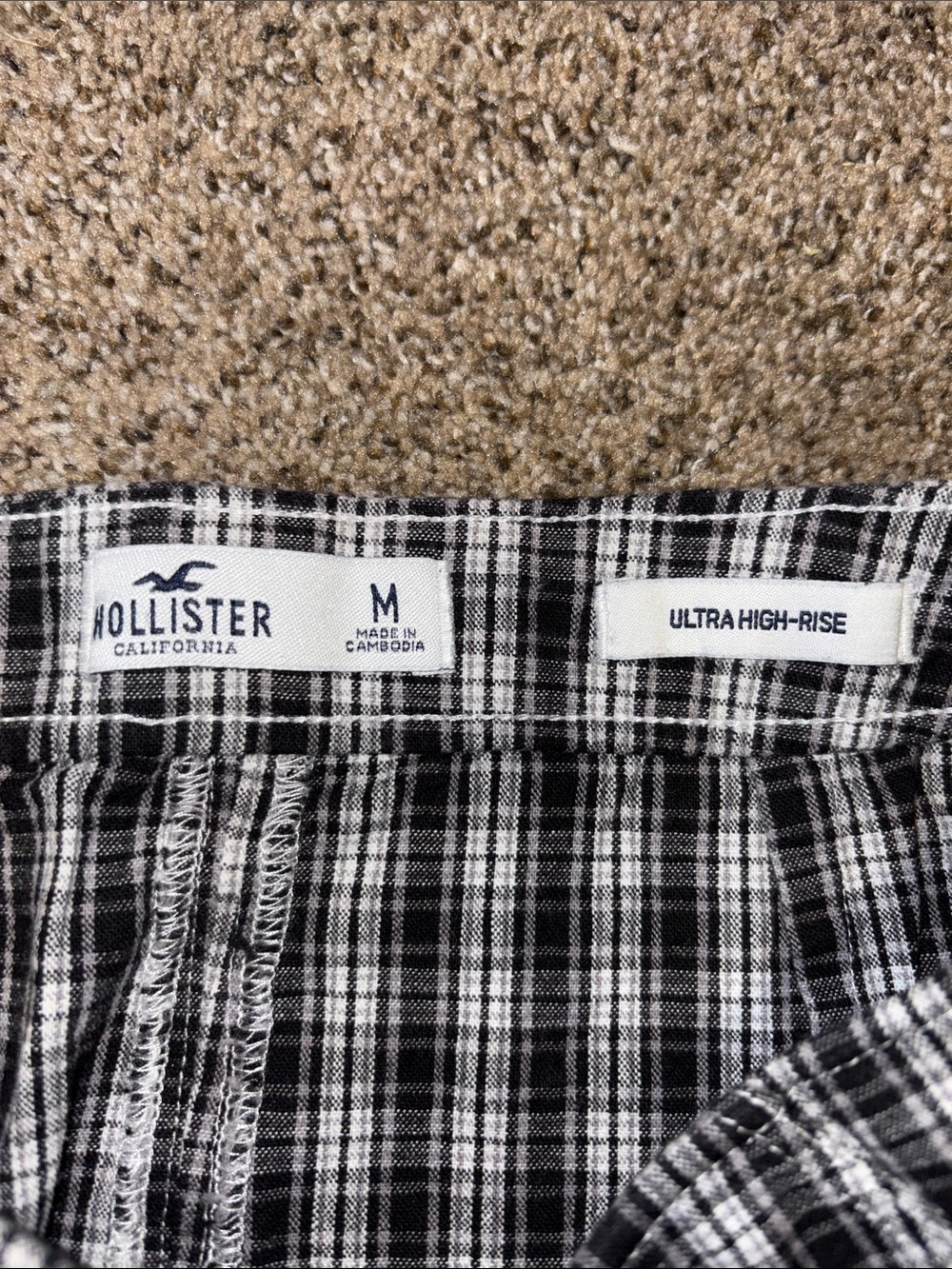 Hollister Black and White Plaid Mini Skirt - Picture 2 of 4